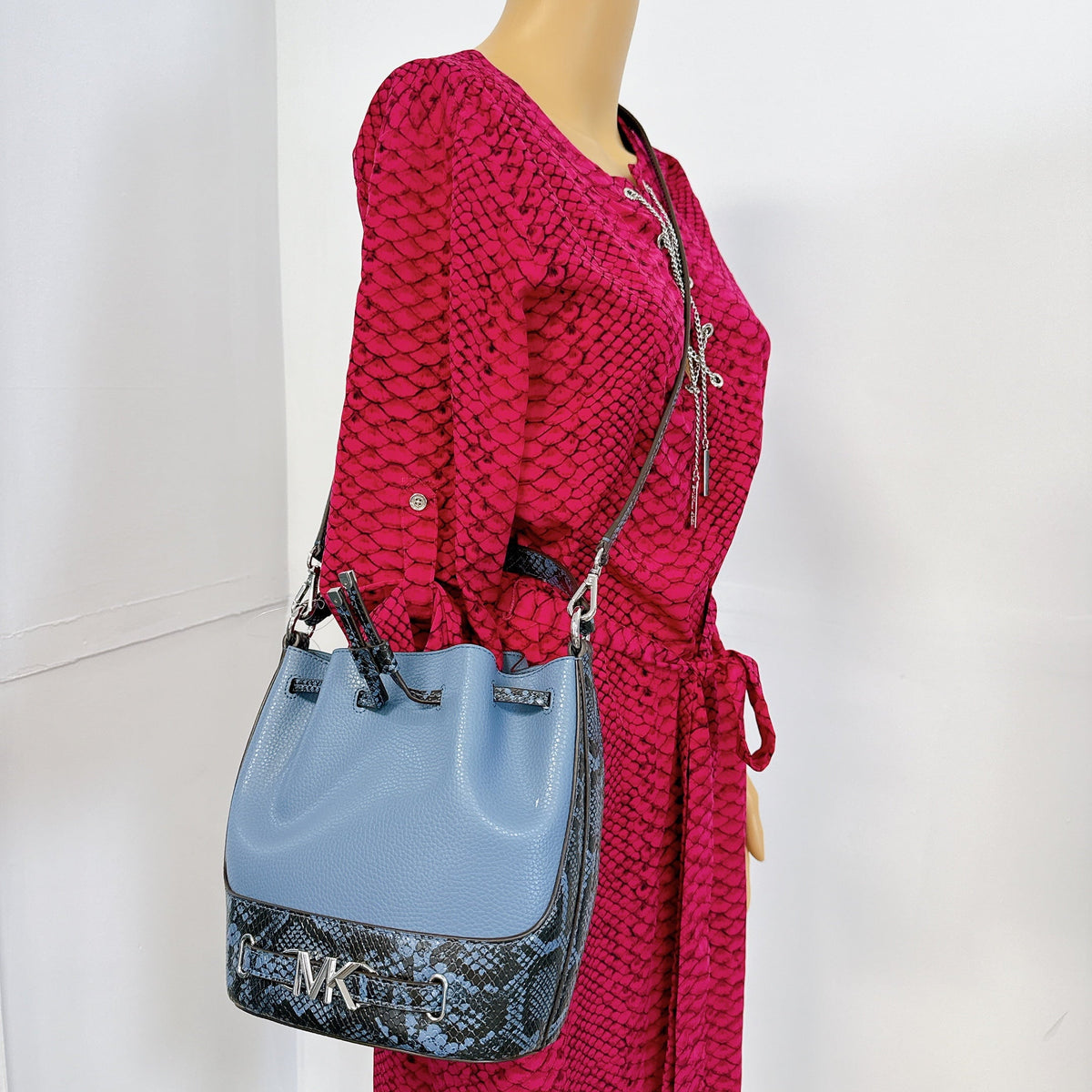 DENIM IN Crossbody Reed Kors Michael Bucket Belted 35S4S6RM6U Messenger Medium Leather